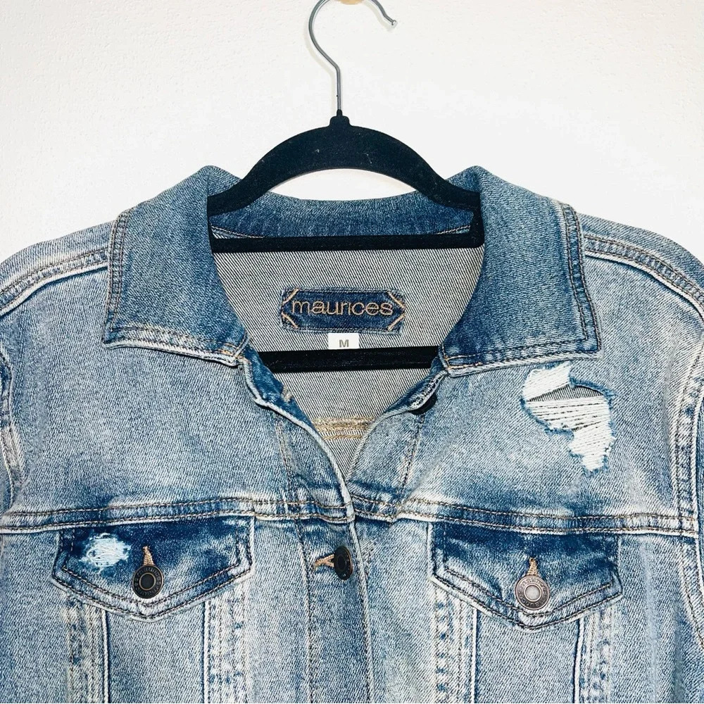 Maurices Medium Sandblast Wash Vintage Destructed Denim Jacket Medium Women’s - Picture 3 of 12